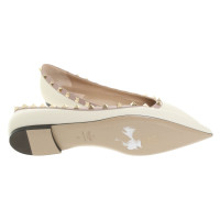 Valentino Garavani Slippers/Ballerina's Leer in Crème