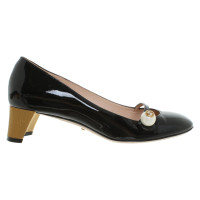 Gucci Pumps/Peeptoes Patent leather in Black