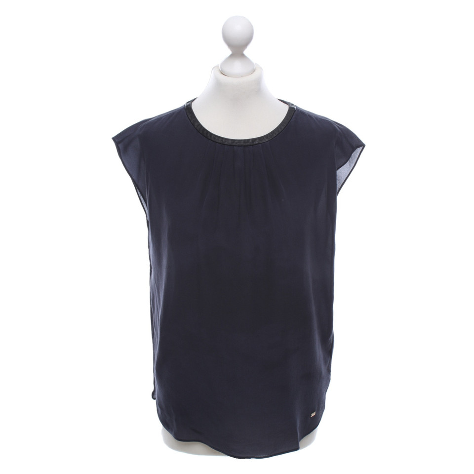 Tommy Hilfiger top made of silk / leather