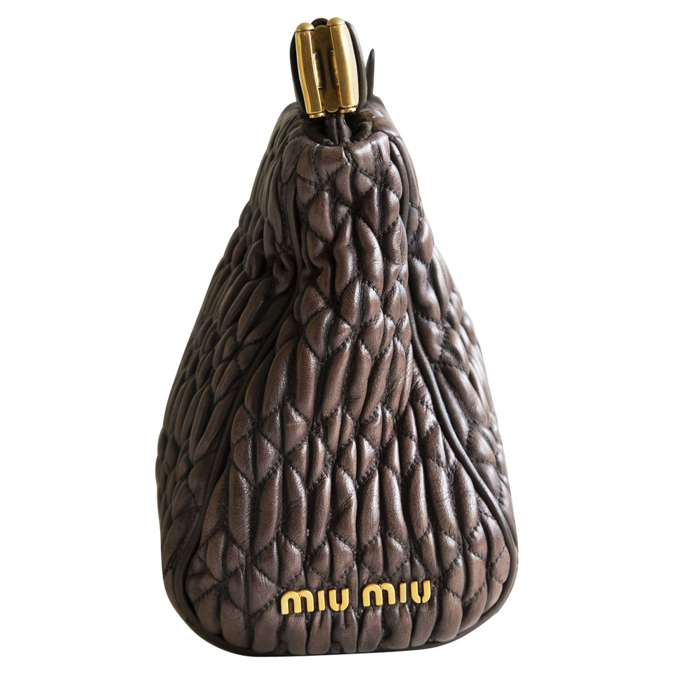 Miu Miu Clutch en Cuir en Marron