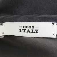 0039 Italy top in grey