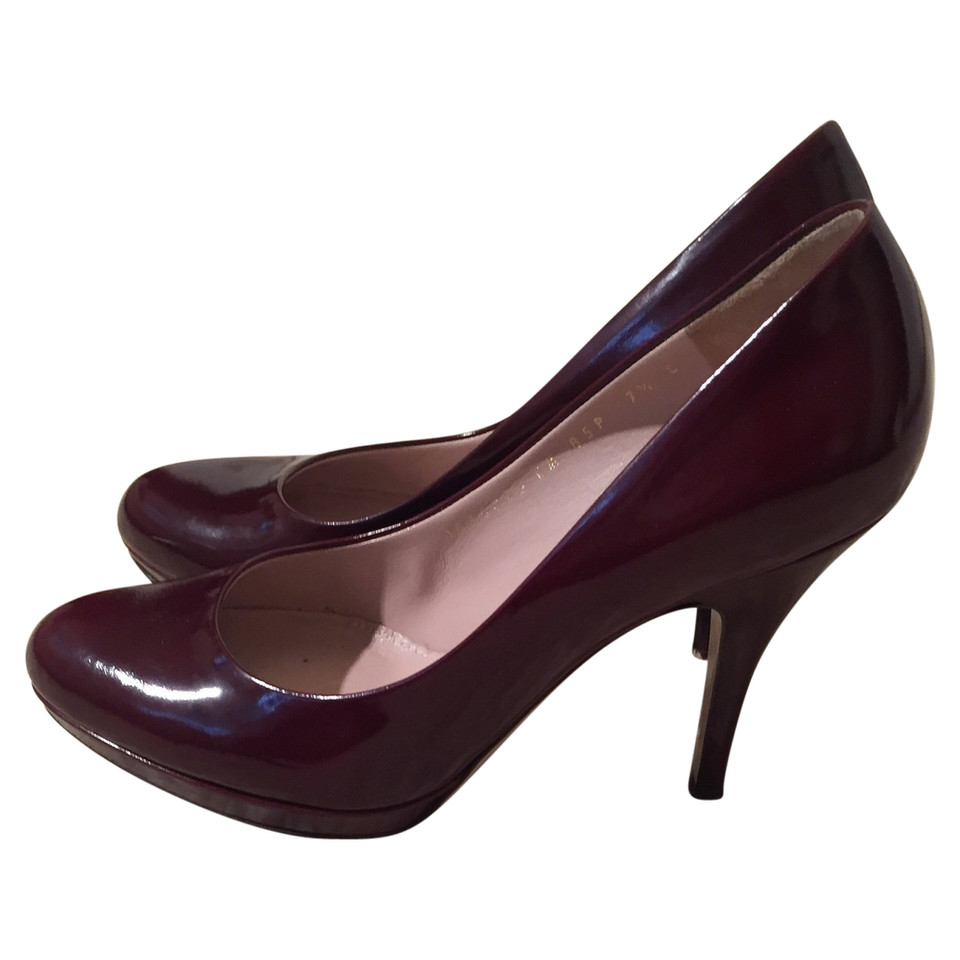 Salvatore Ferragamo Pumps in Bordeaux 