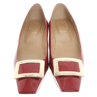 Roger Vivier Chaussons/Ballerines en Cuir verni en Rouge