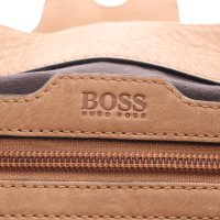 Hugo Boss Handtasche in Ocker