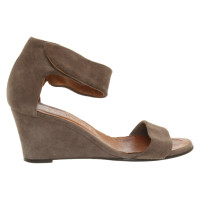 Chie Mihara Pumps/Peeptoes Suede in Beige