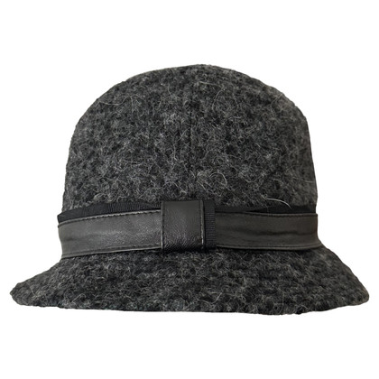 Giorgio Armani Chapeau/Casquette en Laine en Gris