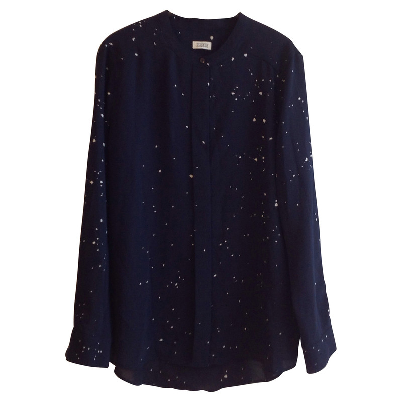 Closed Blouse with polka dots pattern 