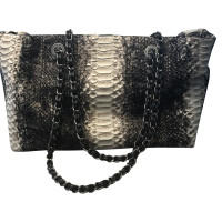 Chanel Shopper realizzato in pelle di pitone