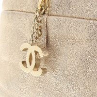 Chanel Handtasche aus Leder in Gold