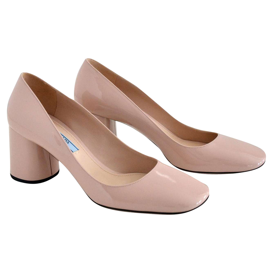 Prada pumps / Peep-toes in patent leather in nude