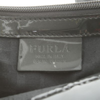 Furla Lackleder-Handtasche in Schwarz