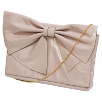 Valentino Garavani Handtasche aus Lackleder in Nude