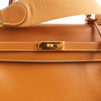 Hermès Kelly Bag 35 Leather in Ochre