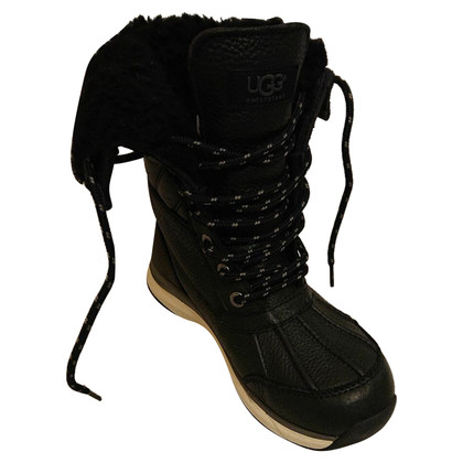 Ugg Australia Stiefel aus Leder in Schwarz