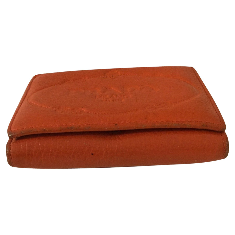 Prada Täschchen/Portemonnaie aus Leder in Orange