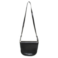 Closed Saddle Bag in black