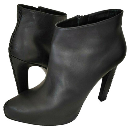 Roger Vivier Ankle boots Leather in Black
