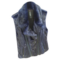 Marc Cain Gilet en fausse fourrure en bleu