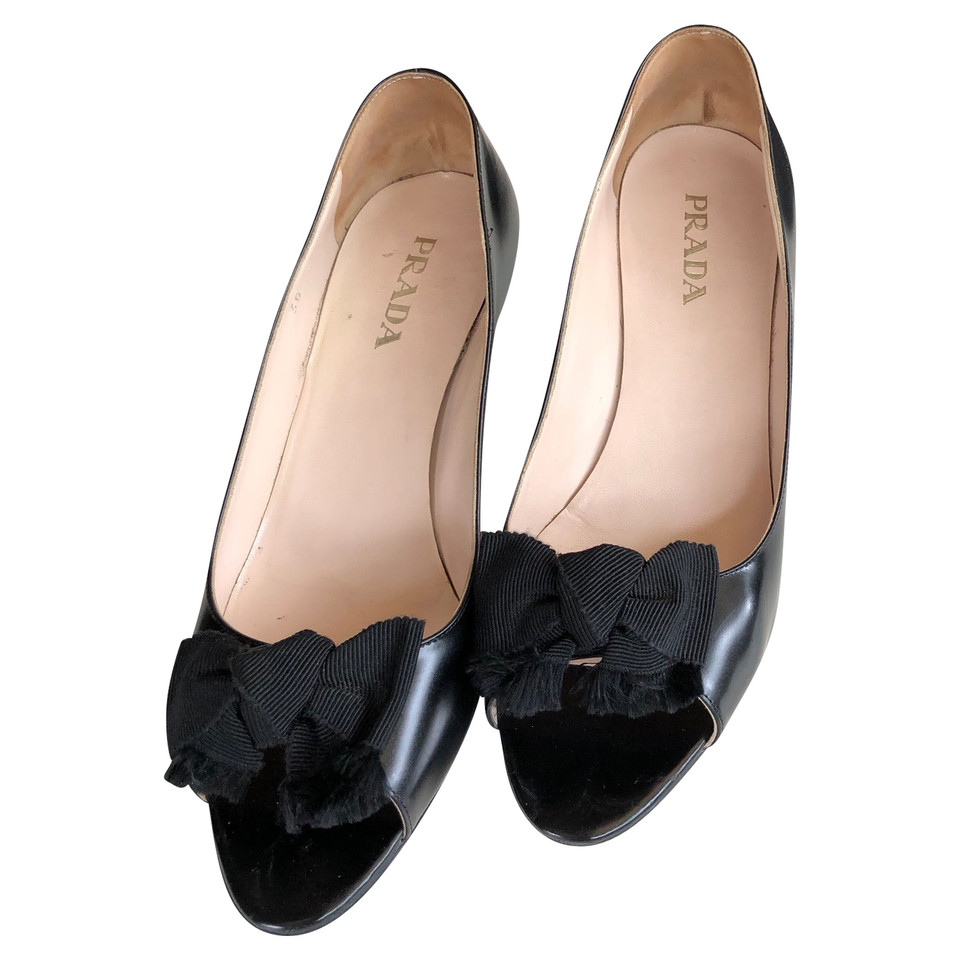 Prada Pumps/Peeptoes en Cuir en Noir