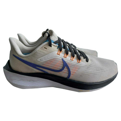 Nike Chaussures de sport en Coton en Orange