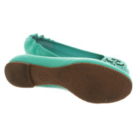 Tory Burch Chaussons/Ballerines en Cuir verni en Turquoise