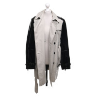 Burberry Trench coat in cream / black
