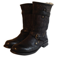 Ugg Leather boots with lambskin