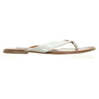 Diane Von Furstenberg Sandalen aus Lackleder in Weiß