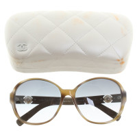 Chanel Sonnenbrille mit Perlendetail