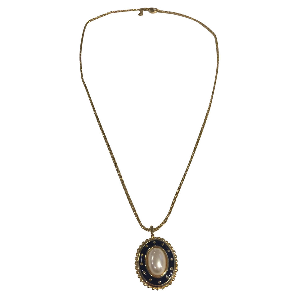 Burberry Vintage necklace with medallion