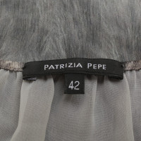 Patrizia Pepe camicetta di seta di colore grigio