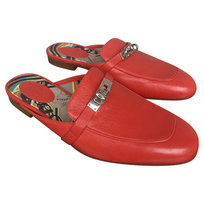 Hermès Slipper/Ballerinas aus Leder in Rot