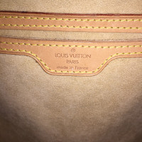 Louis Vuitton Montsouris aus Leder in Braun