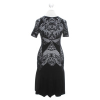 Alexander McQueen Robe en noir / blanc