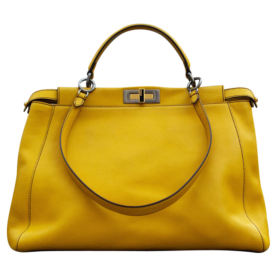 Fendi Peekaboo Bag in Pelle in Giallo