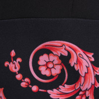 Gianni Versace Robe fourreau avec bordure rouge corail