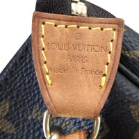 Louis Vuitton Pochette Mini in Braun