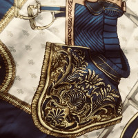 Hermès Schal/Tuch aus Seide in Blau
