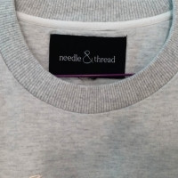 Needle & Thread Sweatshirt in grijs