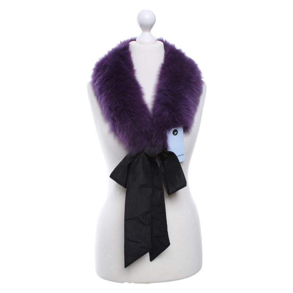 Blumarine Scarf/Shawl Fur in Violet