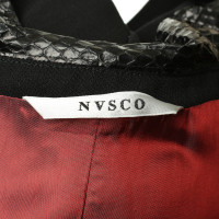 Nusco An elegant trouser suit in black