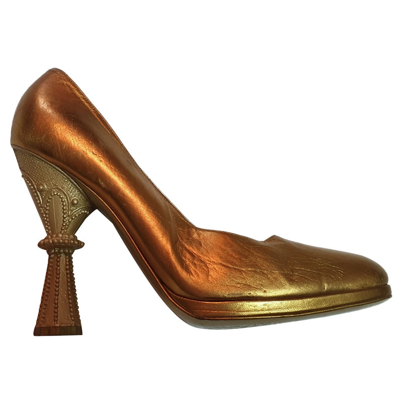 yves saint laurent gold shoes