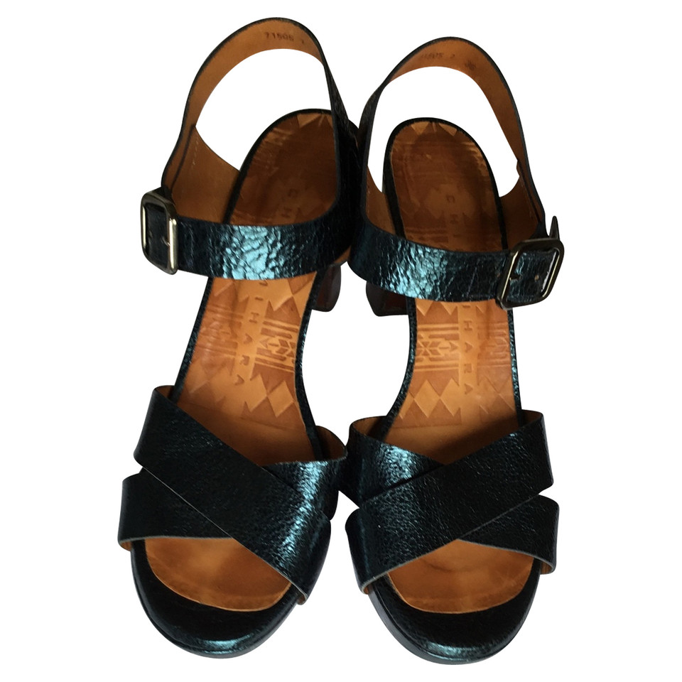 Chie Mihara Sandalen aus Lackleder in Blau