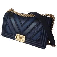 Chanel Boy Medium Leer in Blauw