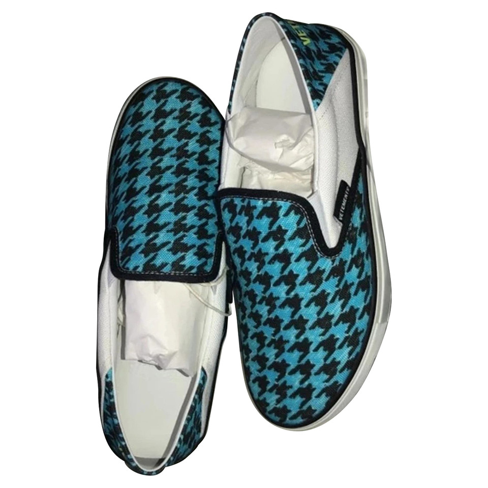 Valentino Garavani Sneaker in Pelle in Blu