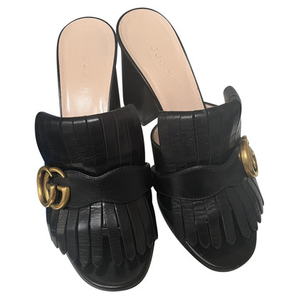 Gucci Sandalen aus Leder in Schwarz