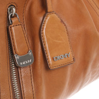Dkny Handtasche aus Leder in Braun