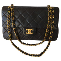 Chanel Classic Flap Bag Small in Pelle in Nero