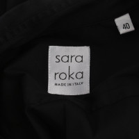 Sara Roka Oberteil in Schwarz