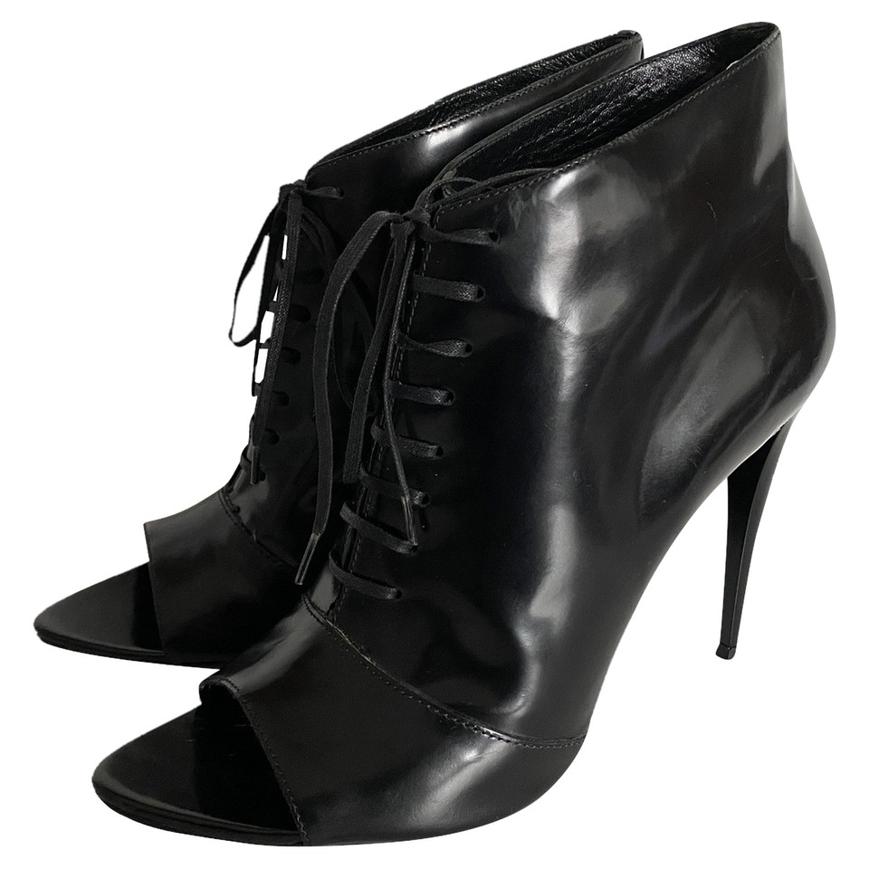 Burberry Ankle boots Patent leather in Black